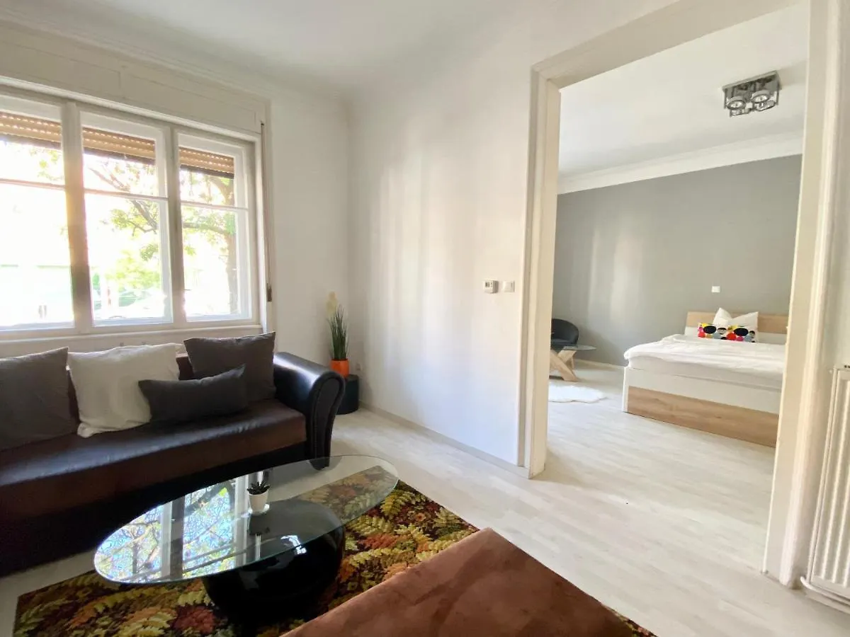 B20 Sun 100 M2 Apartment Budapeste Hungria