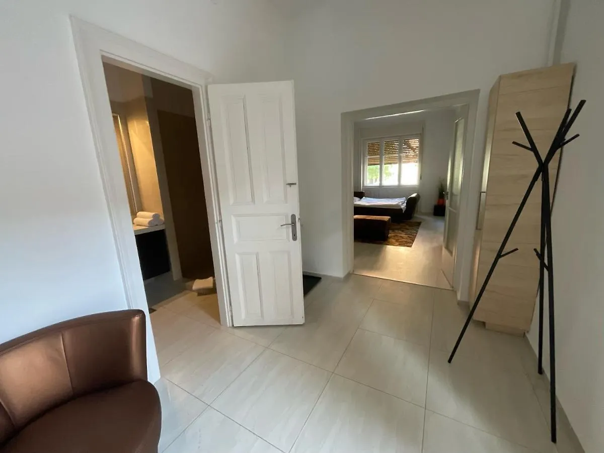 B20 Sun 100 M2 Apartment Budapeste